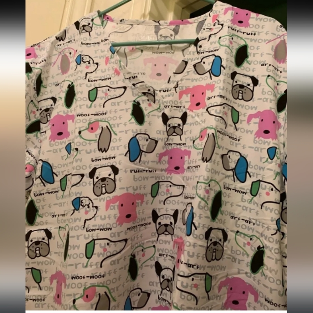 SCRUB TOP SIZE 3XL, PUPPY DOG MUG SHOTS NWT NURSE, MEDICAL VET DENTAL
